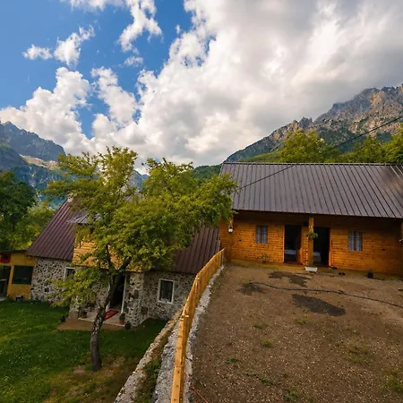 Plisi I Bardhe Agroturizem Casa de Campo Gjelaj