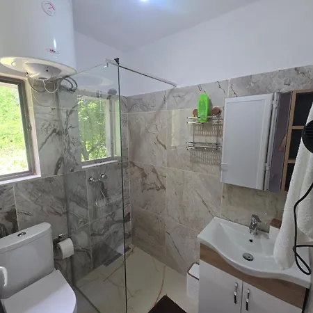 Plisi I Bardhe Agroturizem Casa de Campo