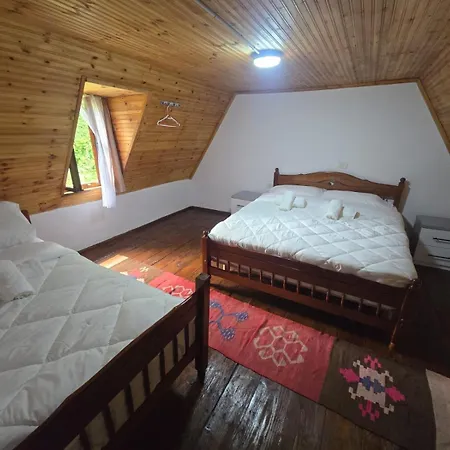 Plisi I Bardhe Agroturizem