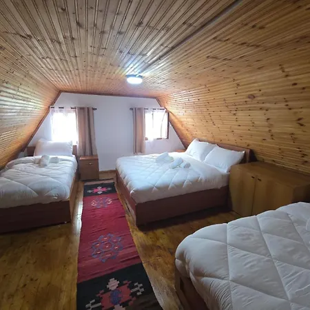 Plisi I Bardhe Agroturizem Casa de Campo Gjelaj